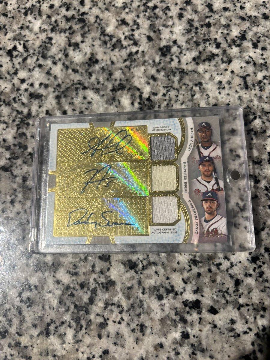PullEmSports's tweet image. 🔥For Sale Today!🔥

Triple Patch Auto /27 (Freeman, Albies, Swanson)
Skenes lot of 10
MHJR “On Campus”
Wemby, Herbert, Edwards, Chase