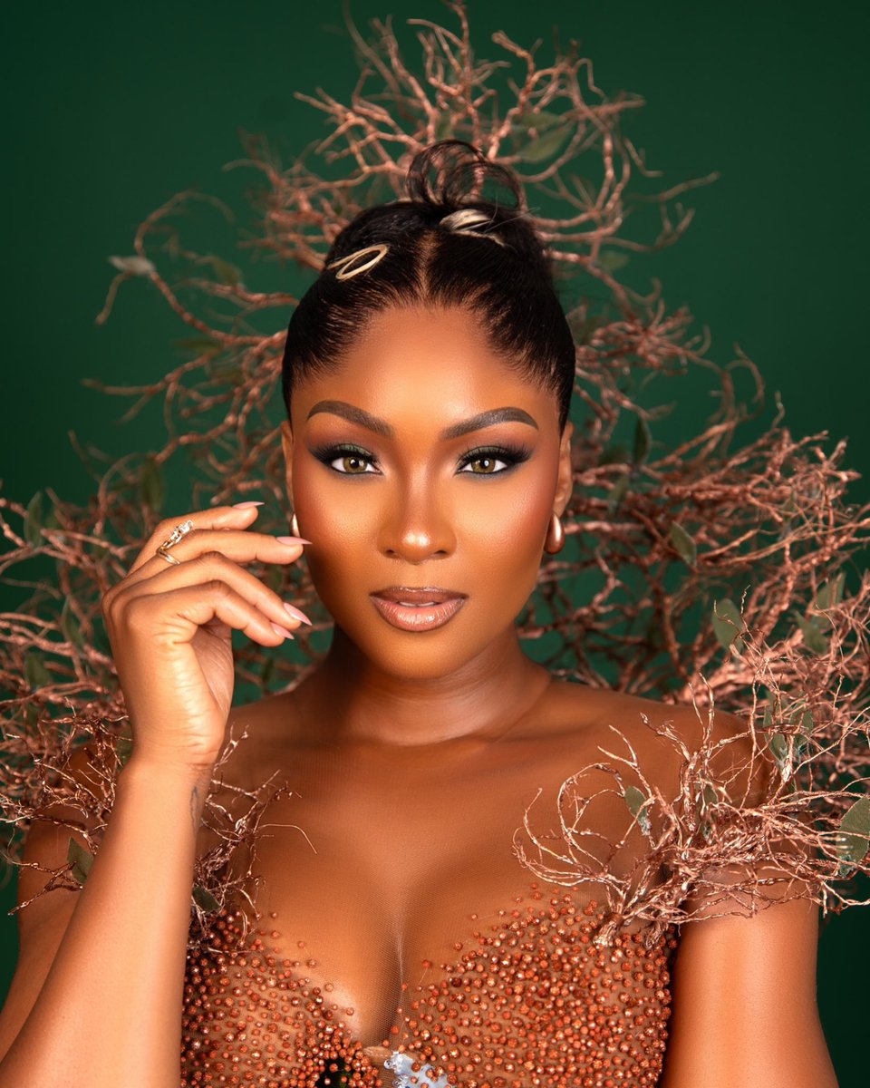 OfficialOsas's tweet image. ✨AMVCA11 #osasighodaro #veekeejames #touchofibee #adellamakeup #photofreak #AMVCA11 ✨✨✨