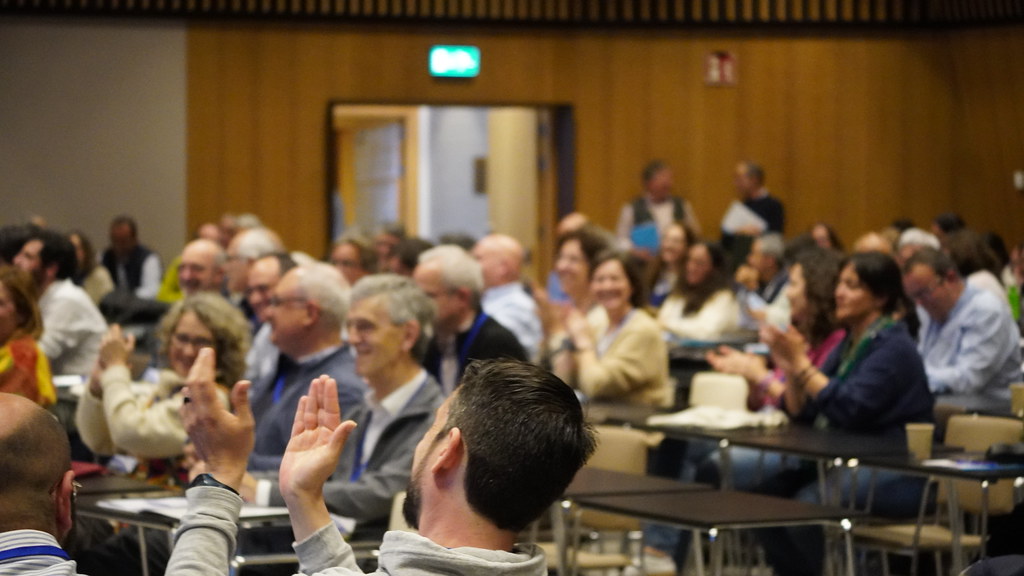 Los momentos de oración, silencio, eucaristía y comunidad fueron esenciales para centrar la mirada en Cristo🙏 Un encuentro de escucha, interioridad y compromiso.
💬 Pronto conoceremos el resultado final del Proyecto Apostólico en nuestras obras e instituciones.
#Loyola2025