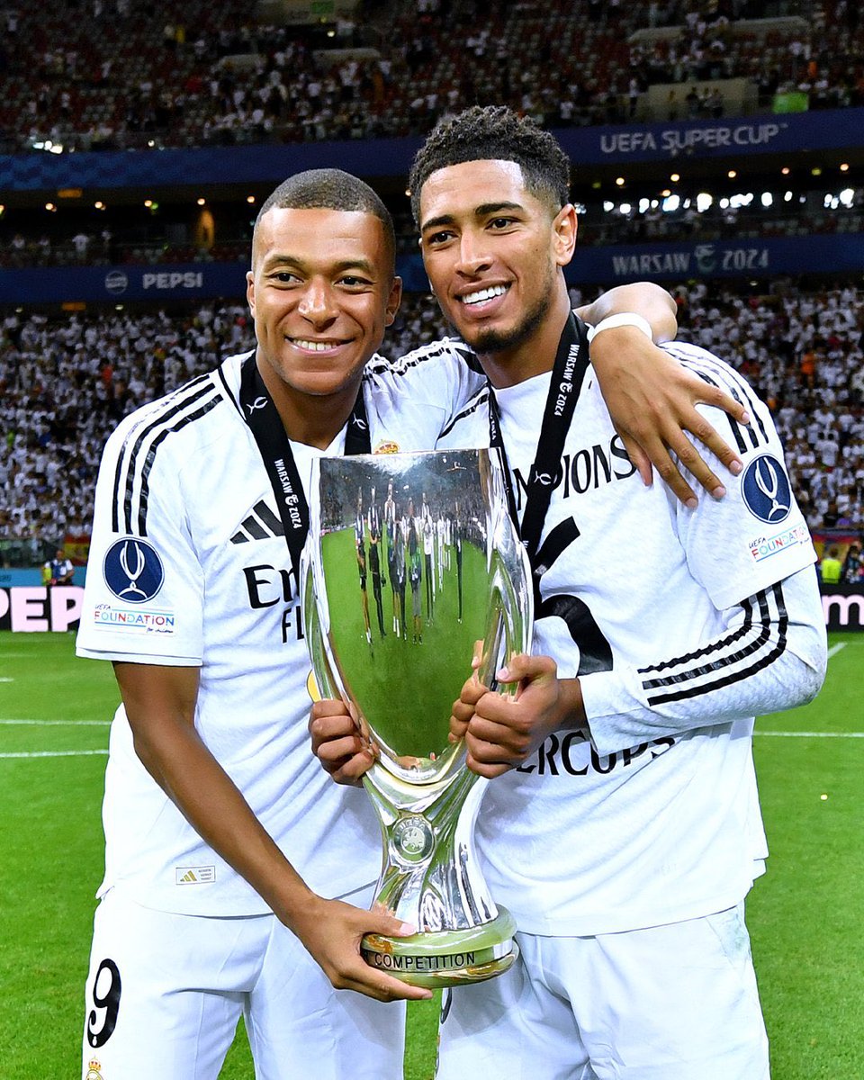 desRMFC's tweet photo. so mbappe came to Real Madrid this season  won the intercontinental cup and uefa super cup but he’s going trophyless according to barca fans😂

you are either intelligent or you are a barcelona fan. https://t.co/VkOEQ1hLh4