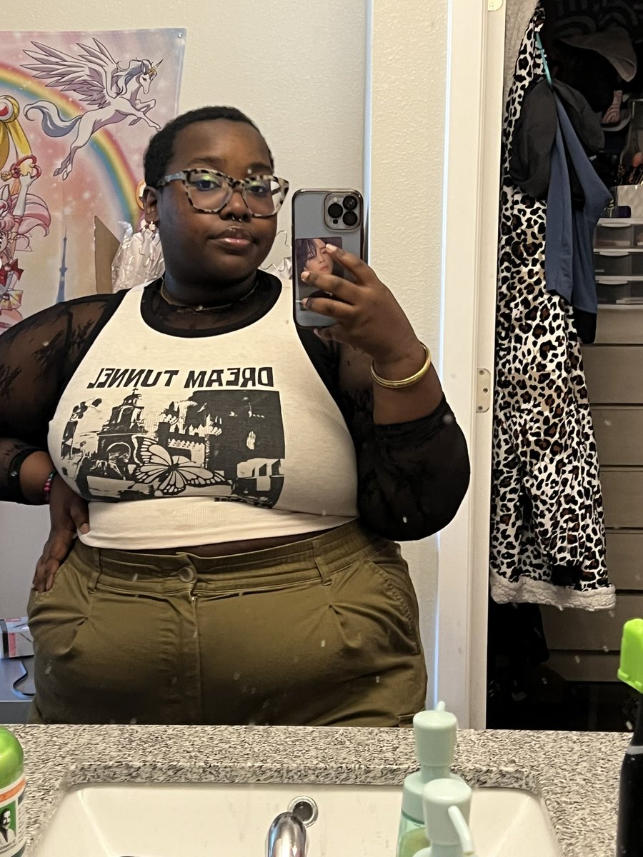 ✨tay thee lesbian✨⁷ tweet media