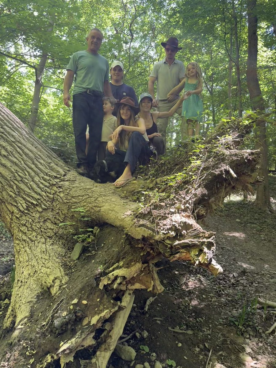 RobertKennedyJr's tweet image. Mother’s Day hike in Dumbarton Oaks Park with Amaryllis, Bobby, Kick, and Jackson, and a swim with my grandchildren, Bobcat and Cassius in Rock Creek.