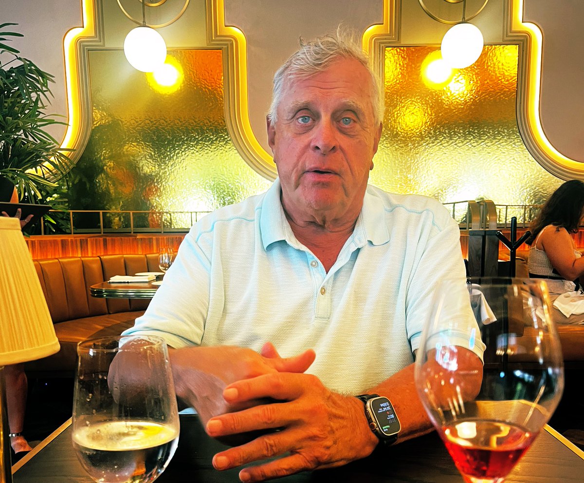 Tom says "happy Mother's Day " from Harry's  wpb!   <a href="/TomBarnardOG/">Thomas Barnard</a> <a href="/TomBarnardShow/">Tom Barnard Podcast</a>