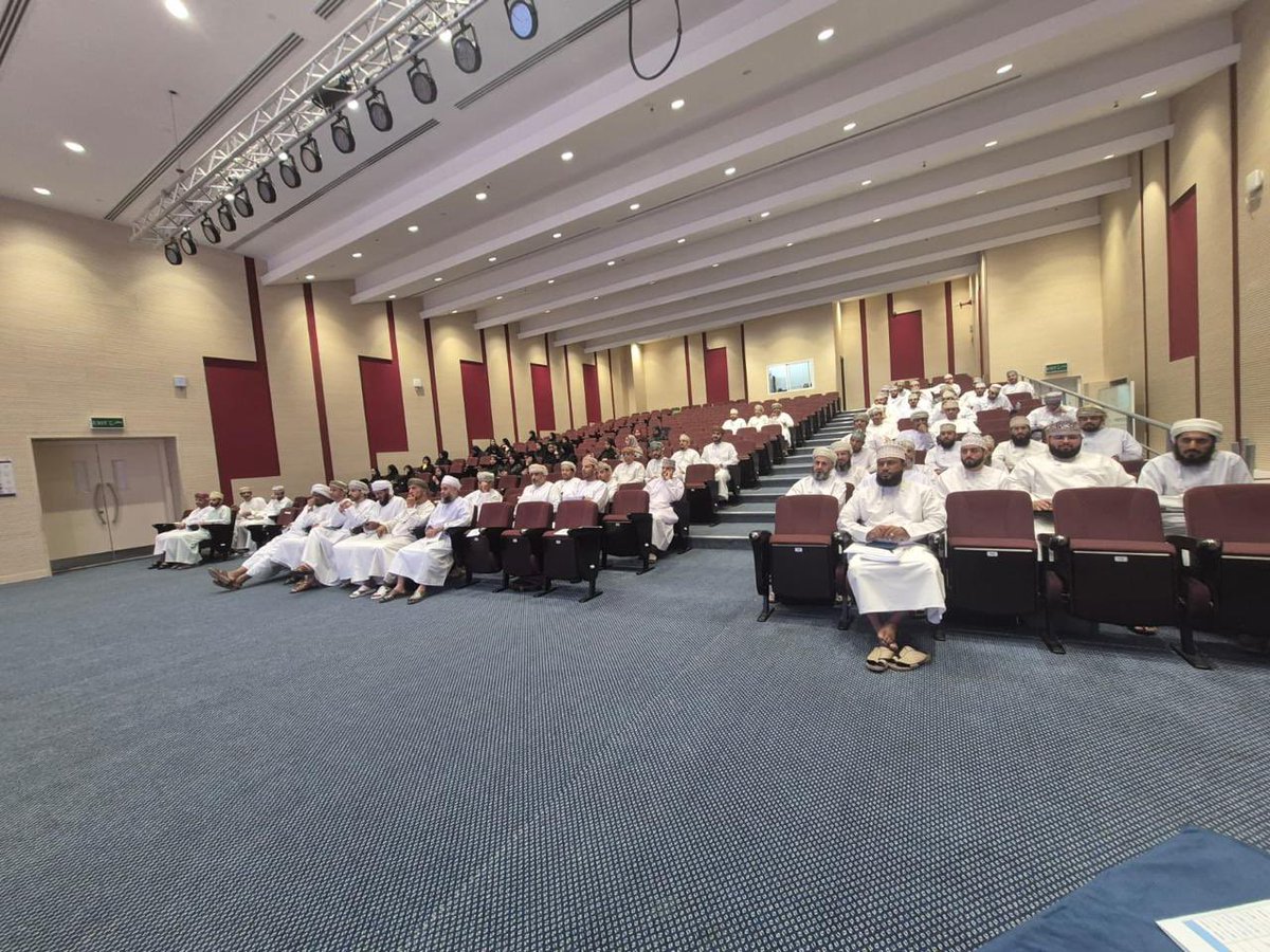 نظمت كلية الحقوق بجامعة الشرقية "ملتقى الدراسات القانونية الثاني" وذلك في رحاب حرم الجامعة، وبمشاركة عدد من الباحثين في مرحلة الدراسات العليا بجامعات سلطنة عمان وخارجها. حيث احتوى الملتقى على ١١ بحثاً.