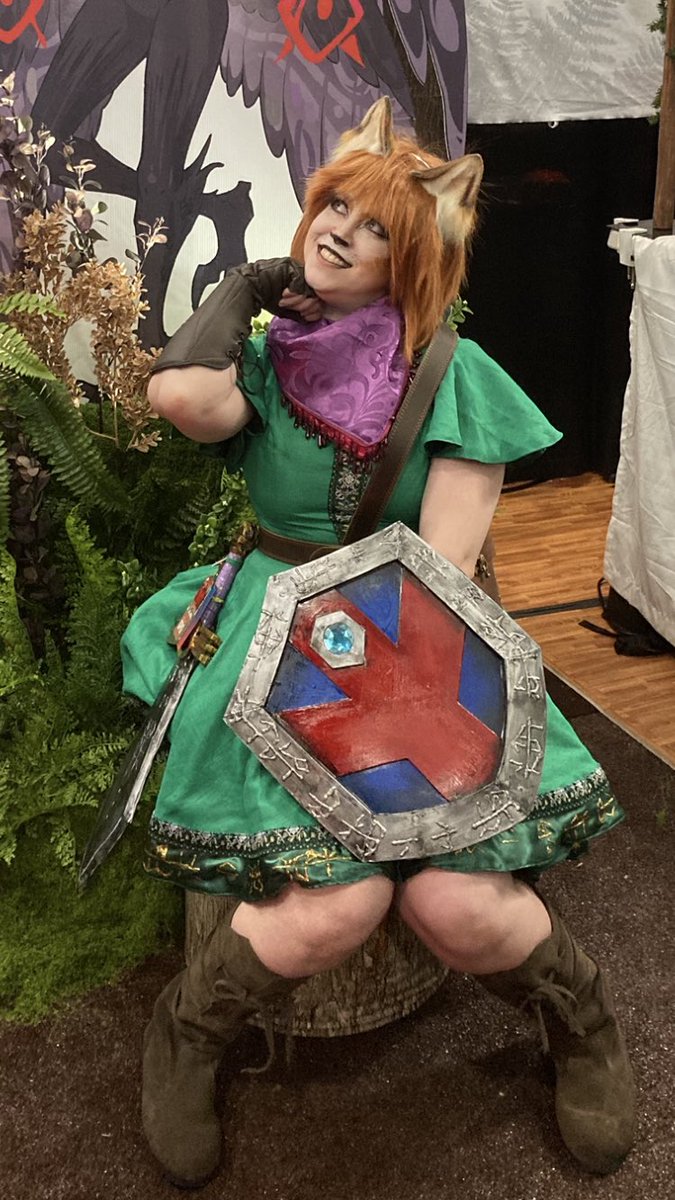 PAX East has been so fun!
It was nice to cosplay from indie darling, Tunic! And while sitting in front of the <a href="/StorySquadCast/">The Storyteller Squad</a> booth!!
Photo by <a href="/AshesDaPhoenix/">AshesDaPhoenix</a> 

#tunic #tuniccosplay #cosplay #paxeast