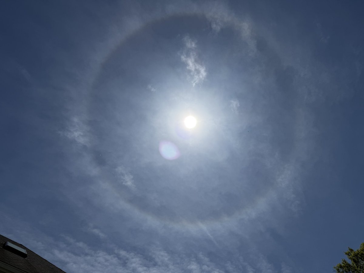22° halo in #Billerica 
<a href="/MaryLeachTweets/">Mary Elaine Leach</a>