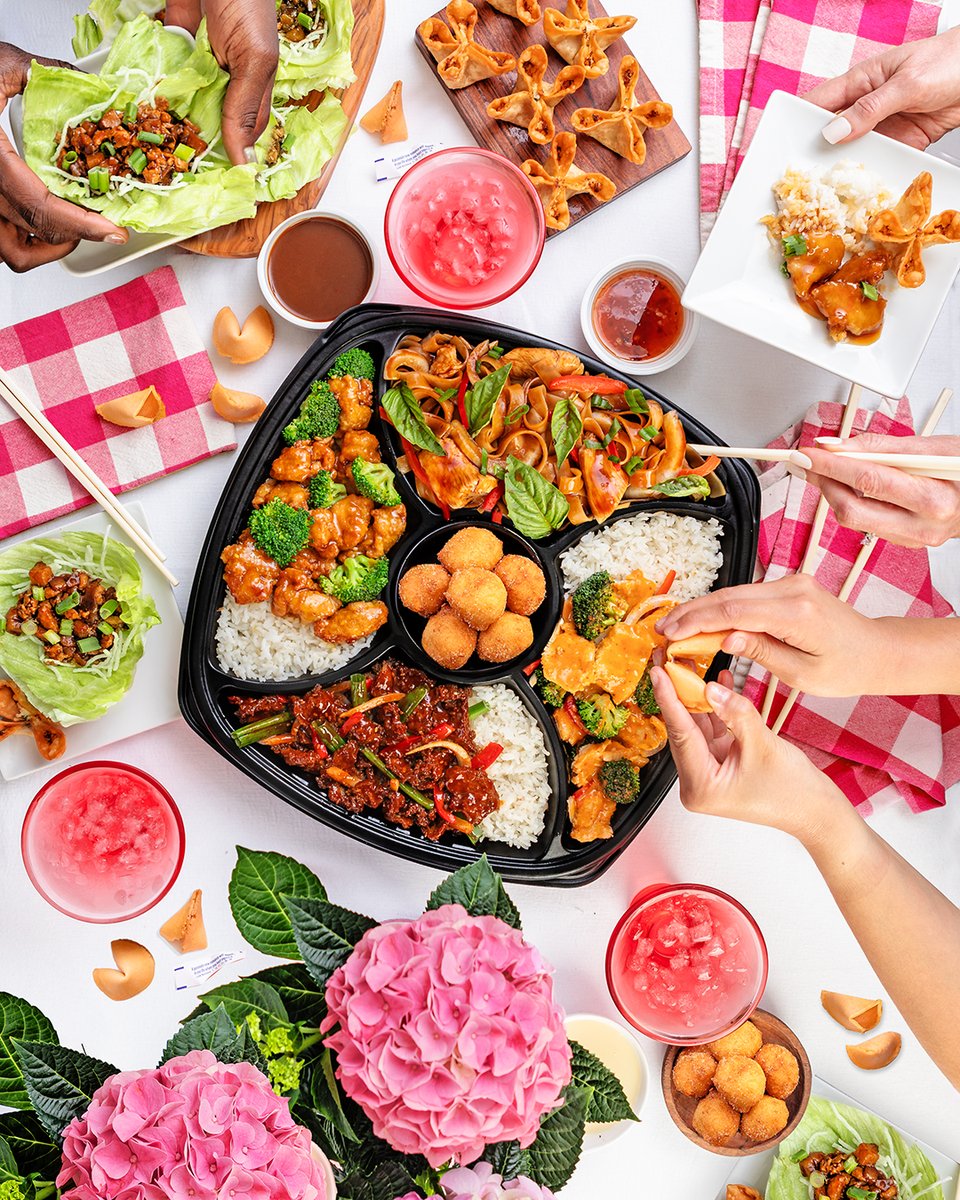 Because Mom deserves bold flavors AND flowers🌺🥢