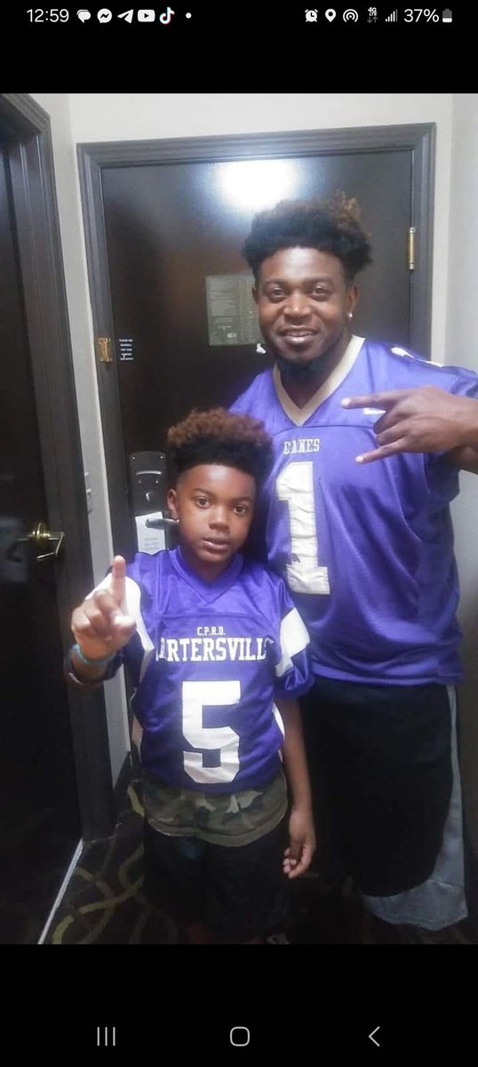 Throwback pic of me and my pops!@CHSHurricaneFB
