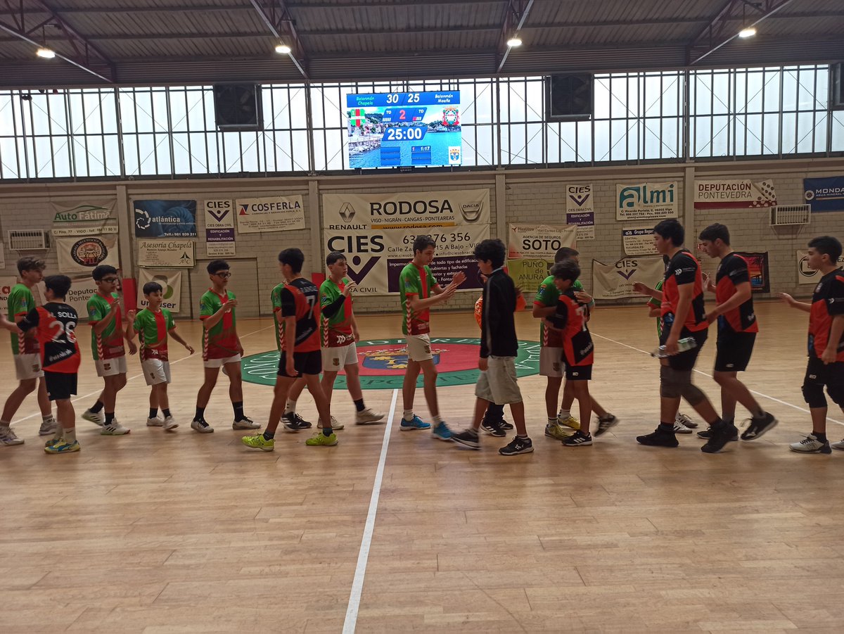 CB_ChapelaWeb's tweet image. Vitoria do infantil masculino fronte o Moaña nun bo encontro dos nosos rapaces, que foron que de manter durante todo o encontro unha boa marxe de goles co rival (30-25). 
Moi ben feito rapaces!! 
#imoschapela #vermelloeverde