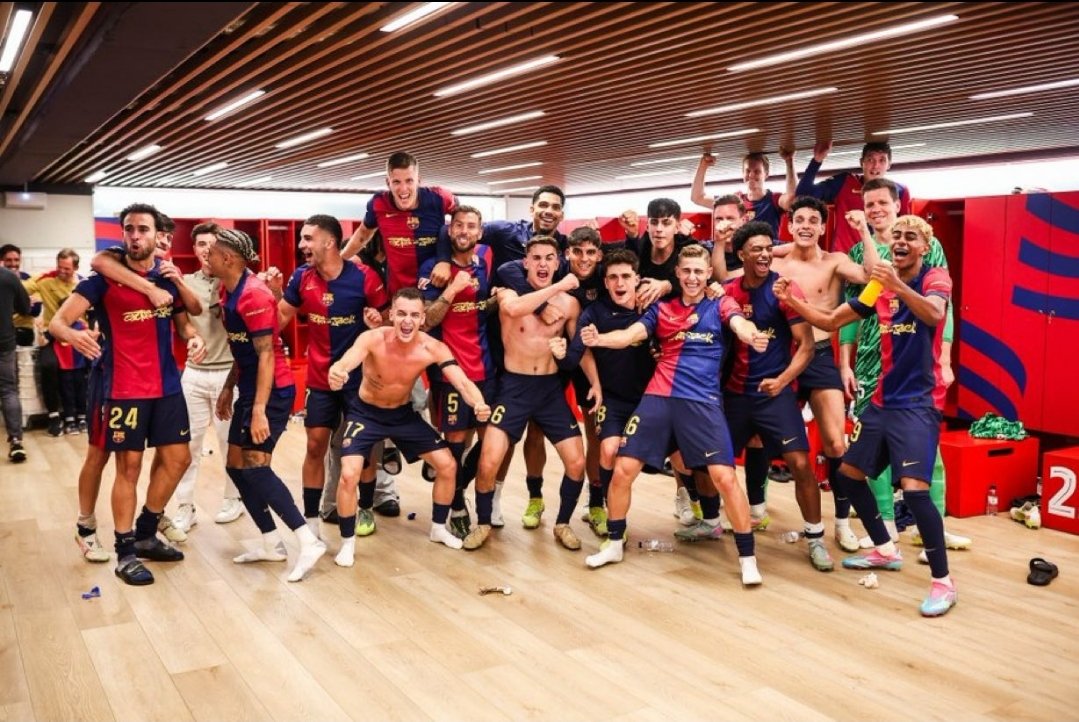 No sé si es el Barça 2024/2025 es el mejor de la última década pero, sin duda, es el más divertido de ver

De la década y de toda Europa!

El Barça 2024/2025 es un escándalo de equipo!!!!