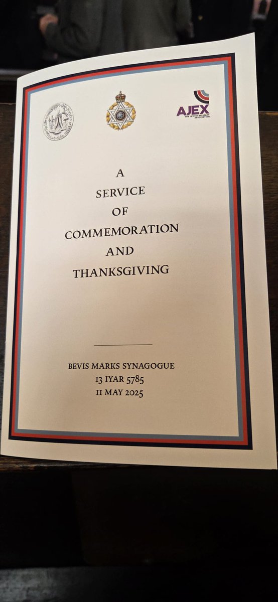 eldondetekno's tweet image. Honoured and humbled to attend a most moving commemoration where we gave thanks to those who gave their ultimate sacrifice. We as proud British Jews pledge our allegiance to G-d, King and Country and to perpetuate their memory. #VEDay80 #bevismarks.
