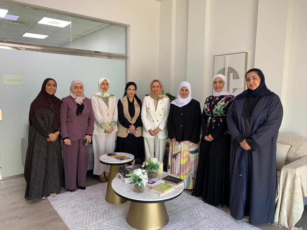 لجنة تكافؤ الفرص بوزارة الصحة تطلع وفداً من المجلس الأعلى للمرأة على مبادراتها لتعزيز التوازن الوظيفي

moh.gov.bh/News/Details/5…