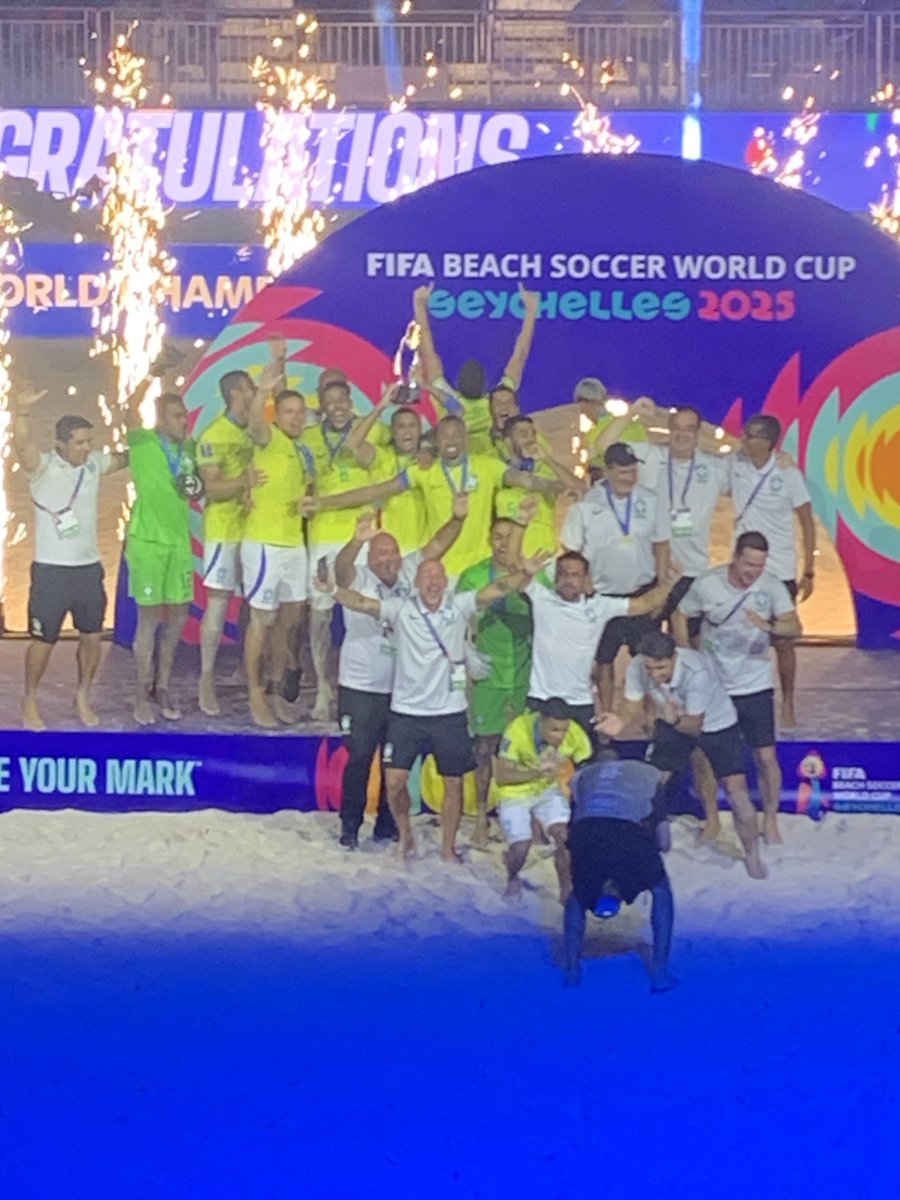 KalushaPBwalya's tweet image. #Brazil 🇧🇷 Champions 🏆🏆#BeachSoccerWC #Seychelles 🇸🇨 Congrats to everyone.