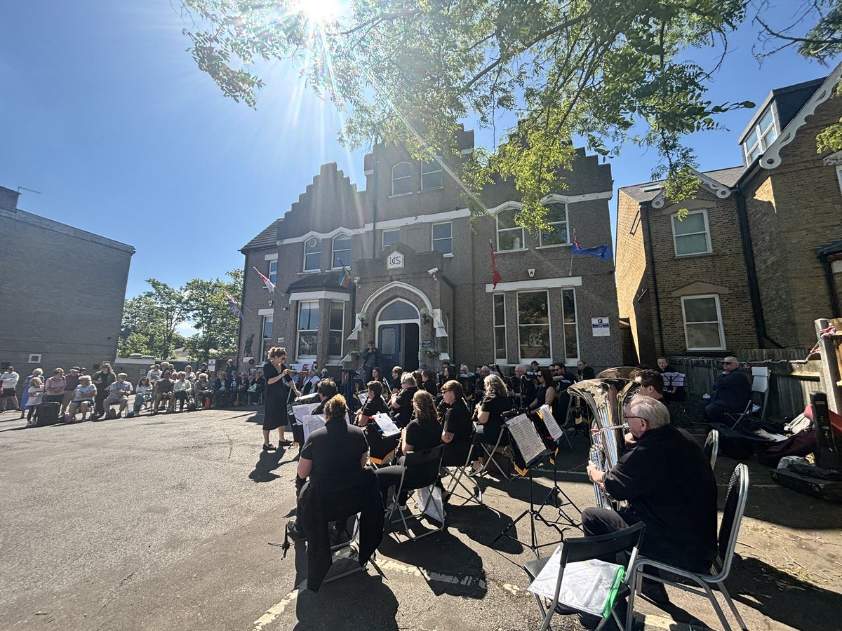 Lisa-Jane Moore tweet media