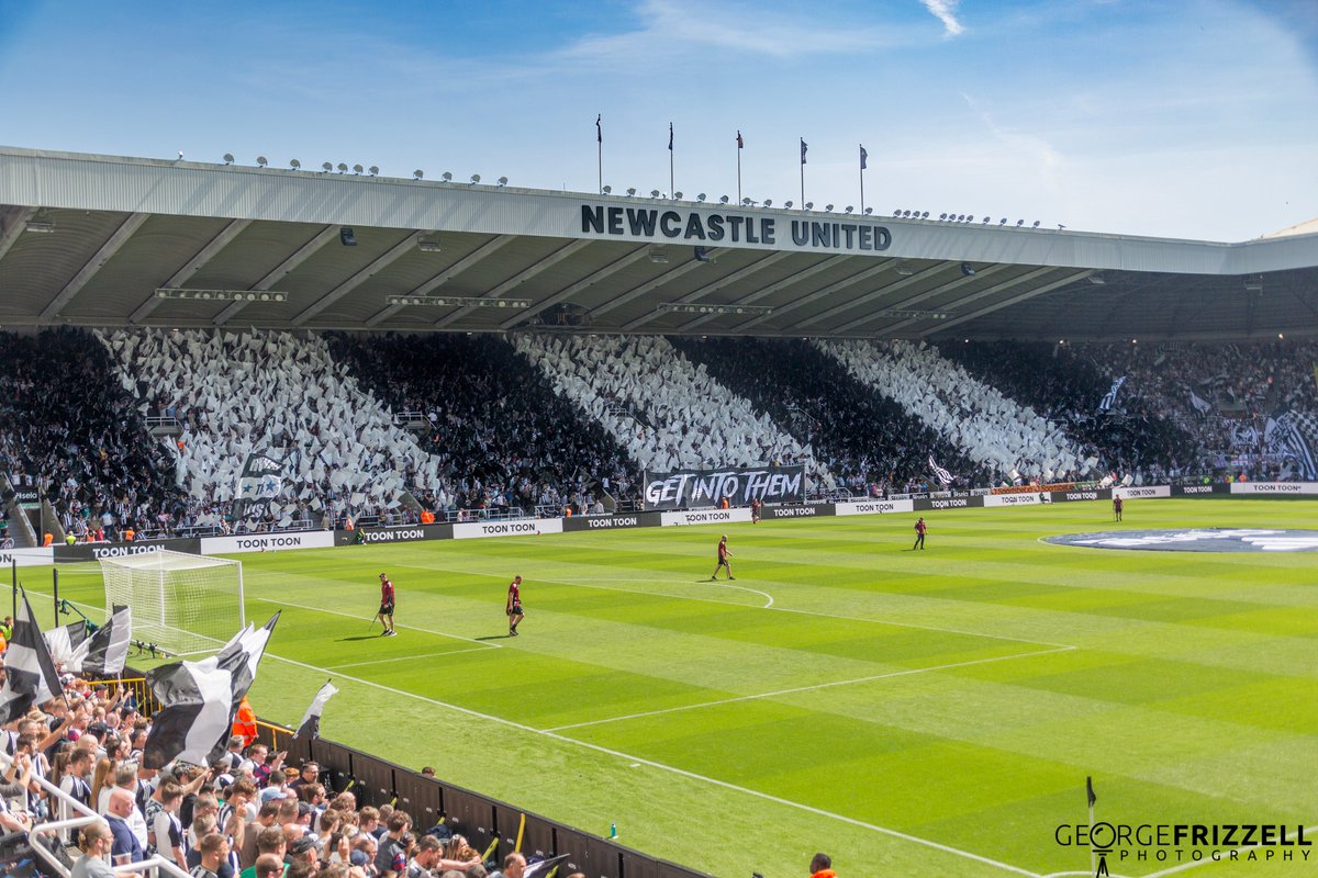 toonarmy59's tweet image. Another 3 points towards CL qualification and another motivational display by Wor Flags covering 3 stands and well done to the fans for doing their bit too in the scorching heat🖤🤍 @worflags @NUFC @Nusc2023 @ToonMouthTyne @nufctrust @ChronicleNUFC #NEWCHE #toonarmy #NUFC