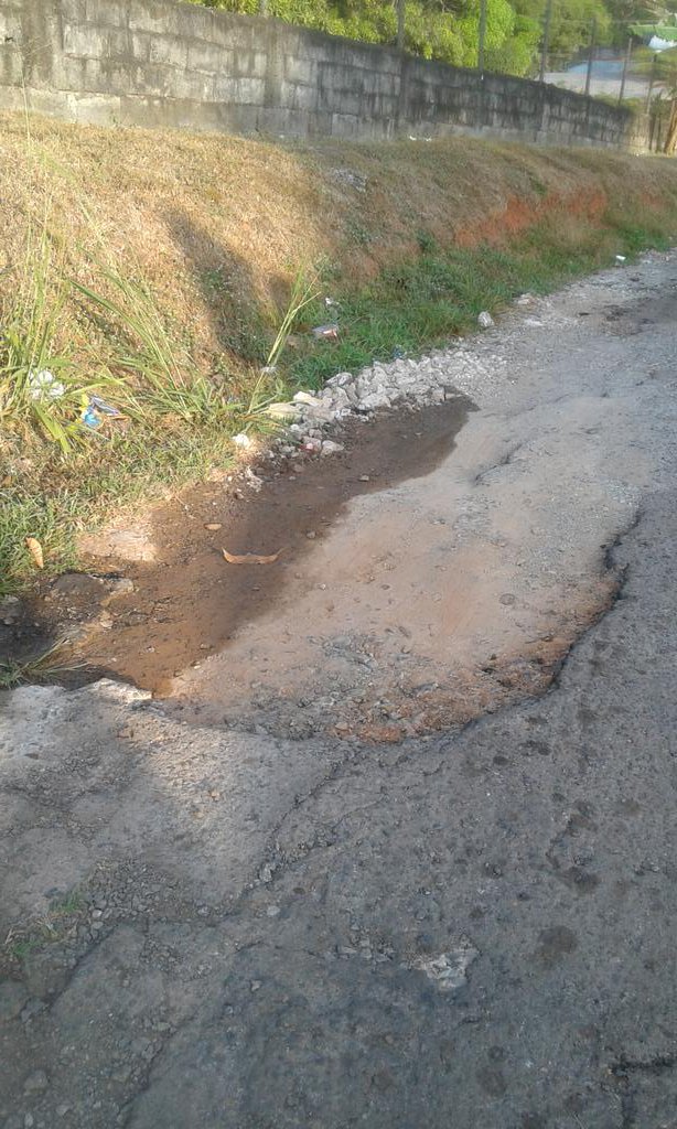 Arraijan Reporta (@arraijanreporta) on Twitter photo Moradores de Arraijan Cabecera frustrados por el pesimo estado de las calles internas, reportan en ADN Ciudadano y no reciben respuestas. Piden apoyo a <a href="/Stefanypenalba/">STEFANY DAYAN PEÑALBA</a> <a href="/MOPPma/">Ministerio de Obras Públicas de Panamá</a> para dar solucion a este gran problema. El llano, Las Acacias y Talamanca son los sectores más criticos. Moradores de Arraijan Cabecera frustrados por el pesimo estado de las calles internas, reportan en ADN Ciudadano y no reciben respuestas. Piden apoyo a <a href="/Stefanypenalba/">STEFANY DAYAN PEÑALBA</a> <a href="/MOPPma/">Ministerio de Obras Públicas de Panamá</a> para dar solucion a este gran problema. El llano, Las Acacias y Talamanca son los sectores más criticos.