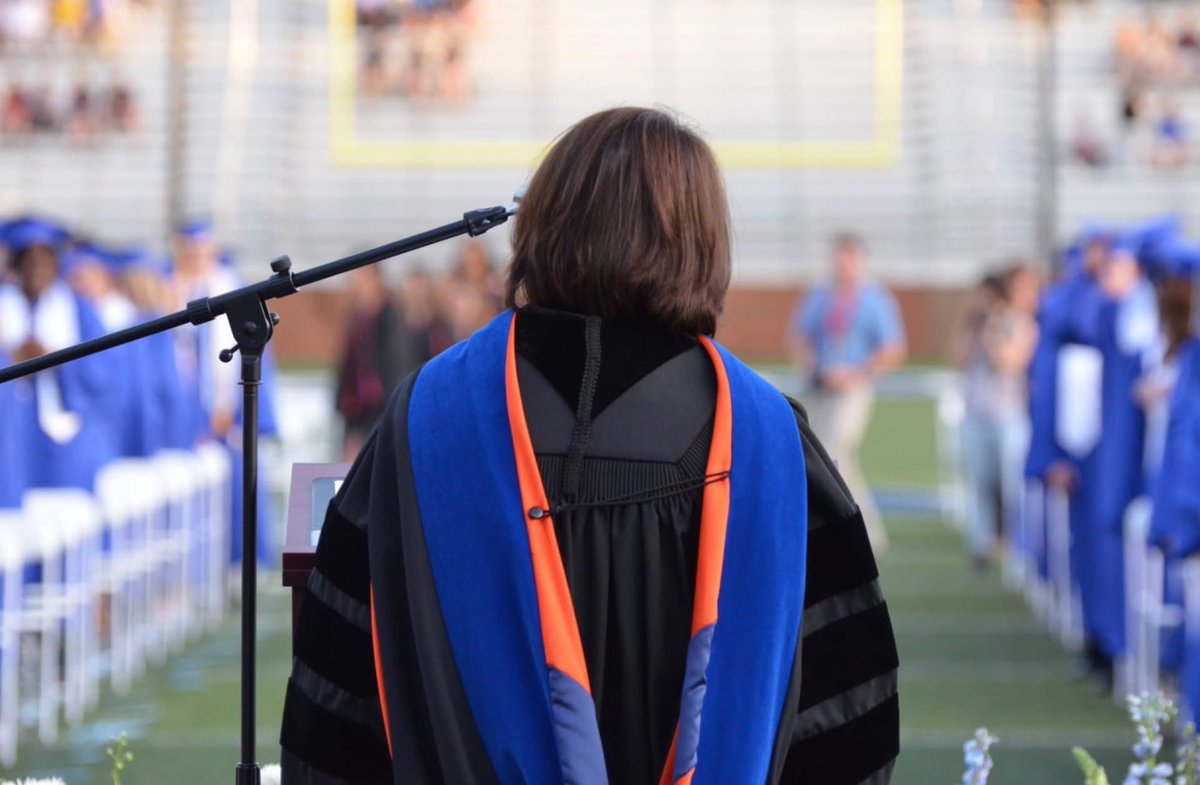 LEADING FORWARD💙: After two decades of dedicated service in Auburn City Schools and eleven exceptional years leading Auburn High School, Dr. Shannon Pignato is stepping into a new chapter of her career as the Executive Director of Human Resources for ACS.
•
Since 2014, Dr.