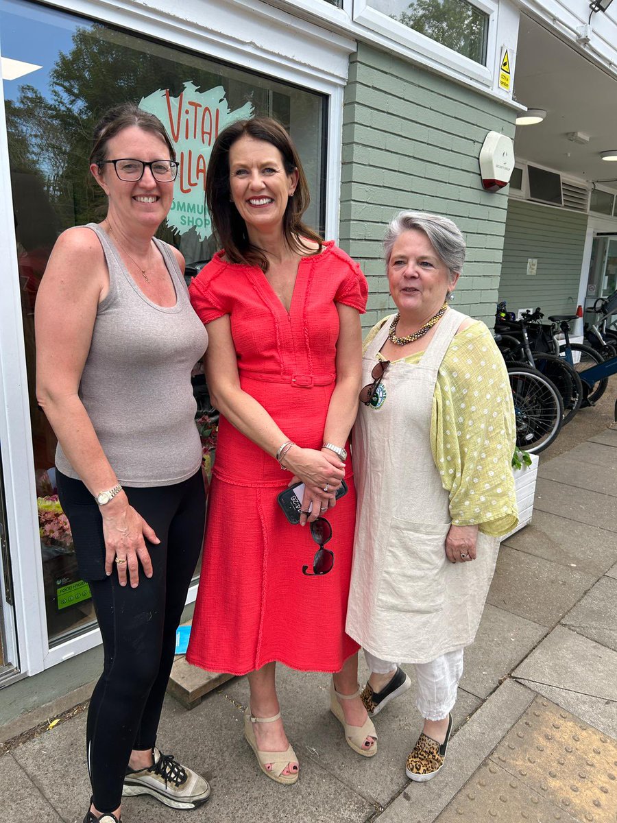 Great afternoon at <a href="/Dittonsfair/">Dittonsfair</a> with <a href="/DittonsScouts/">TheDittonsScoutGroup</a> - an amazing community event and there was even a <a href="/ThamesDittonCC/">TDCC</a> women’s match on the Green alongside. The sun shone, the candy floss spun and just about everyone showed up. Popped into Vital Village &amp; the brilliant Village