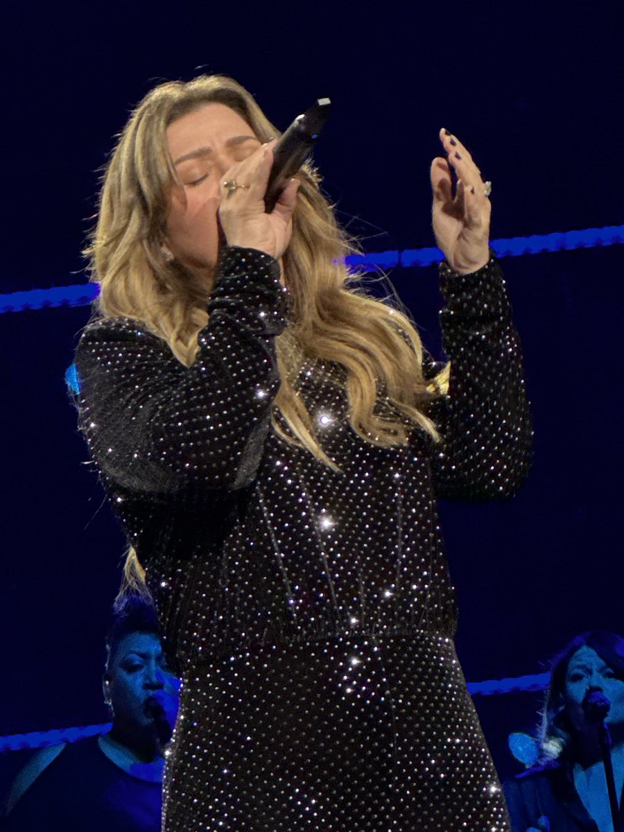 Kris__sToRm's tweet photo. I think I was in the car longer than I was in AC, BUT totally worth it #KCinAC 🎰 ♦️Kelly Clarkson always slays https://t.co/zzSHxaEGcb