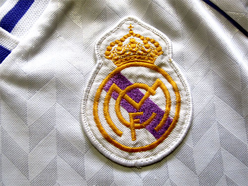 Rancoma_'s tweet photo. Algunos no han vivido los noventa, está claro. Aquello sí que fue duro de coj... Y no nos bajábamos del barco ninguno. Al revés. Cuando peor están las cosas, más orgulloso de la camiseta. 

Ya volverán días mejores. Seguro.
Hala Madrid. https://t.co/6SnOs3NOQe