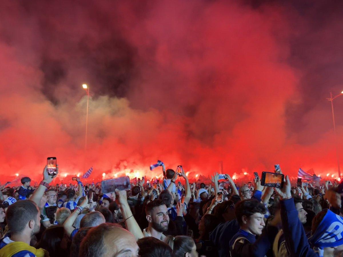 marcoosms_'s tweet photo. un ano dese doce de maio, dun dos mellores días da miña vida
que bonito é ser do depor 💙 https://t.co/ePqXKfq6GG