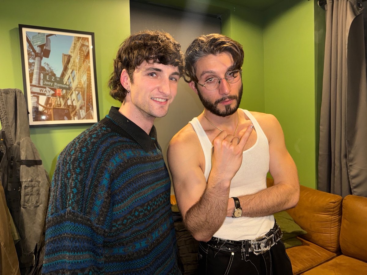 7 years ago an up and coming rapper let me interview him, today we reconnected at his sold out his show :) 💛🤝
<a href="/bbnomula/">bbno$ 👶🚫💰</a> #bbnomoney