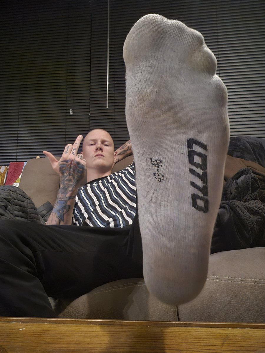 SoleSovereigns's tweet image. Worked all day, whos sniffing it clean like a good little pig🐷

#findom #findommaster #feet #feetworship #findomfeet