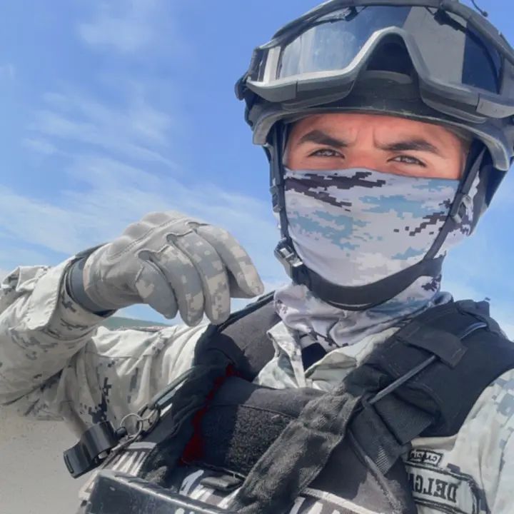 Cuando tengas ganas de rendirte, recuerda el motivo que te hizo empezar 🫡🇲🇽
#GuardiaNacional #EjércitoMexicano #fuerzaaéreamexicana #GuardianesDeLaSoberanía #DomingoFamiliar #frases