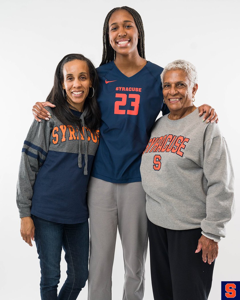 CuseVB's tweet image. Wishing our ‘Cuse volleyball moms a very happy Mother’s Day! 🧡
#BackStronger | #TheRedemptionTour