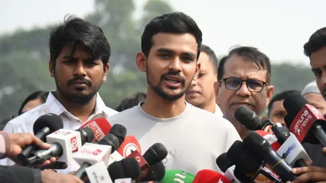 রাষ্ট্র অনেক জটিল জায়গা, মনে হয় ছেড়ে দিয়ে চলে যাই রাজপথে: আসিফ মাহমুদ