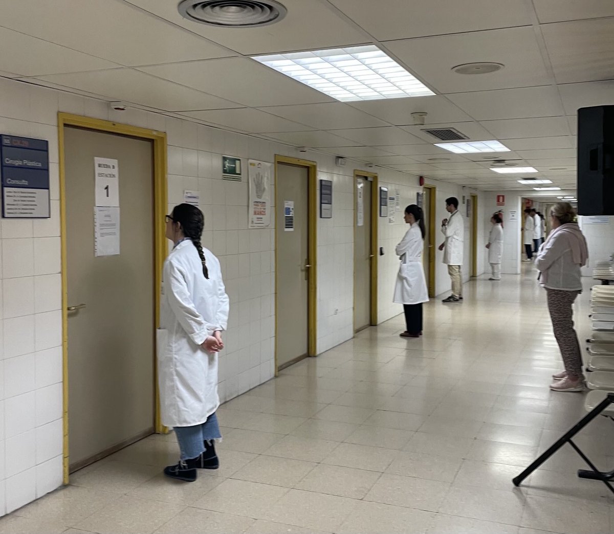Amaya Mendikoetxea UAM (@_amayamendiko) on Twitter photo Estudiantes de sexto de Medicina de <a href="/UAM_Medicina/">Medicina UAM</a> en el #ECOE.
Un placer comprobar una vez más la organización de esta prueba final.
Gracias al personal de <a href="/UAM_Madrid/">UAM Autónoma Madrid</a> y el Hospital de La Paz por su esfuerzo e implicación para que todo salga perfecto 🙏! Estudiantes de sexto de Medicina de <a href="/UAM_Medicina/">Medicina UAM</a> en el #ECOE.
Un placer comprobar una vez más la organización de esta prueba final.
Gracias al personal de <a href="/UAM_Madrid/">UAM Autónoma Madrid</a> y el Hospital de La Paz por su esfuerzo e implicación para que todo salga perfecto 🙏!