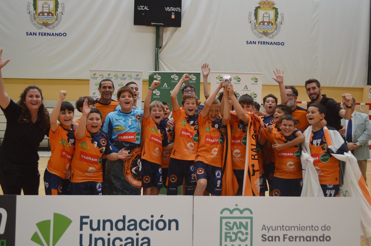 📜 𝐏𝐀𝐋𝐌𝐀𝐑𝐄́𝐒 #CADEBA25 Alevín Masculino 𝟮𝟬𝟮𝟱 🤾‍♂️

🥇 #EMCarboneras
🥈 <a href="/colegiosierrab1/">Colegio Sierra Blanca - El Romeral</a>
🥉 <a href="/ED_FundacionSMV/">Escuela Deportiva Fundación Victoria</a>
🎖️ <a href="/MaravillasBm/">BM Maravillas Benalmádena</a>

📌 <a href="/Sfdoturismo/">Turismo San Fernando</a>

📸 #Alevitini

#BalonmanoAndalucía