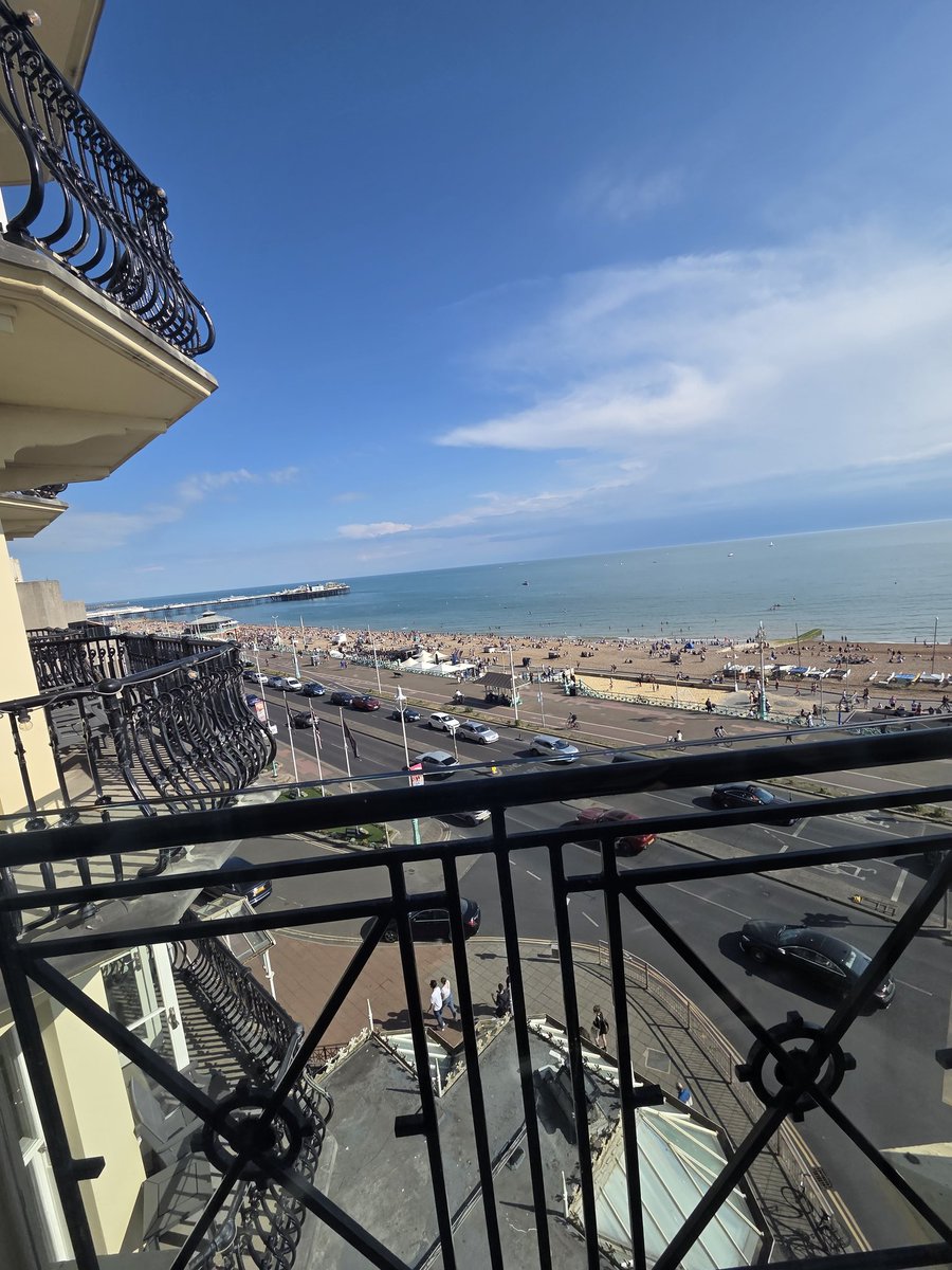 wareham_x's tweet photo. Celebrating 5 years together in this beautiful hotel 💖 https://t.co/lvOF3HijYT