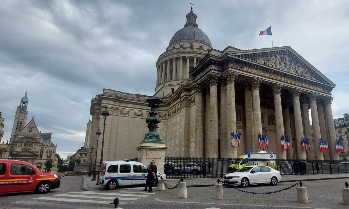 Le Parisien tweet media