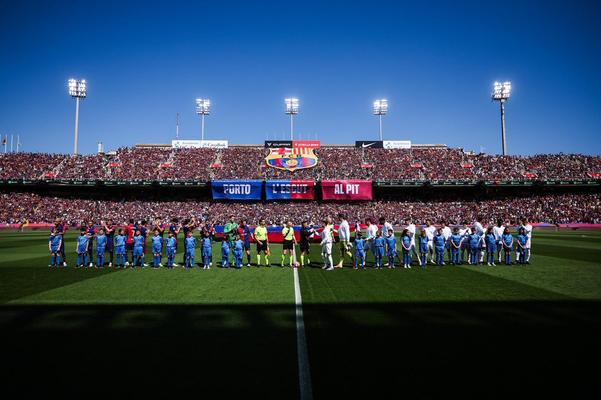 ericgm3's tweet image. ¡Lo de este equipo es una locura! Tenim la Lliga a tocar, ara a rematar-la, culers! #ForçaBarça 💙❤️