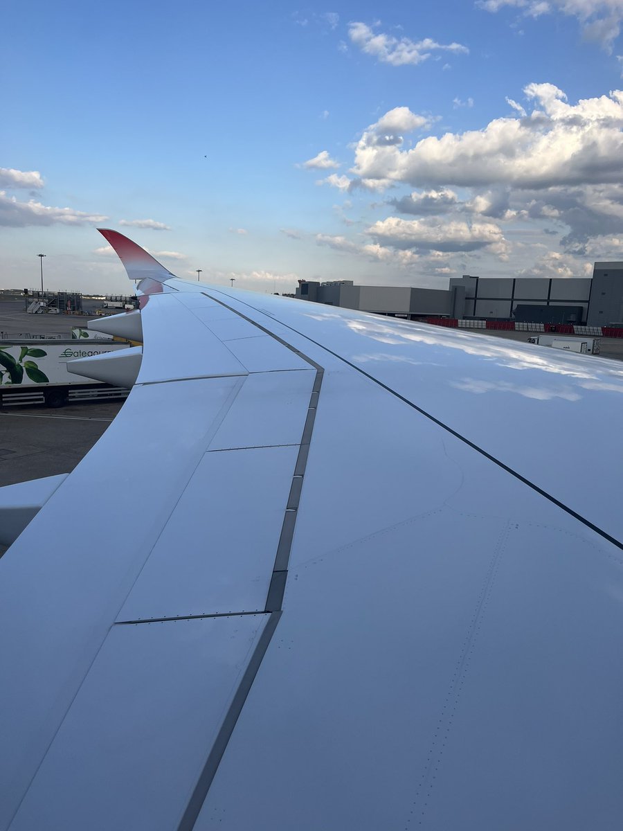 HertsRoyal's tweet image. Boarded JL44 (A350-1000), my ride to Tokyo for this week’s @ISTATnews Asia, not looking forward to 14 hours in this seat but hoping for a great event once arrived tomorrow