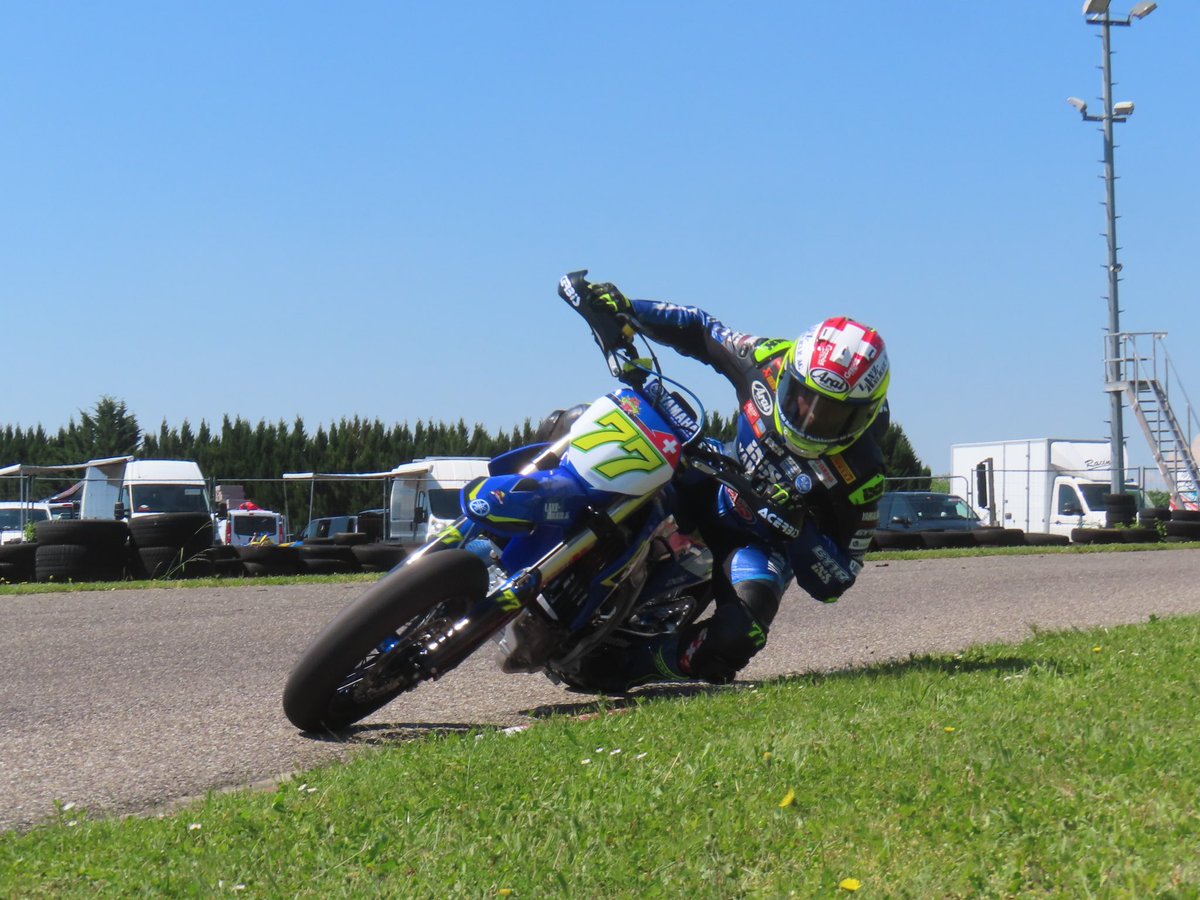 DomiAegerter77's tweet image. Supermoto Training @sundgaukart with @stingracing 

#sundgau #sm #weekend #vibes #training #yamaha #450 #ixs #domi77 #aegi77 #77 #livefullgas #domifighter 

📸: @erich_954 

domi77.com