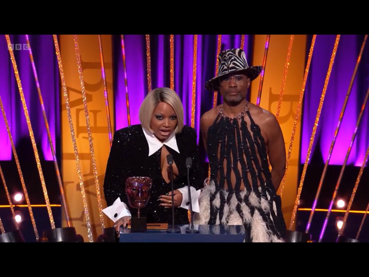 Goodness me.
What are they wearing/not wearing?

#baftas #bafta #bafta2025