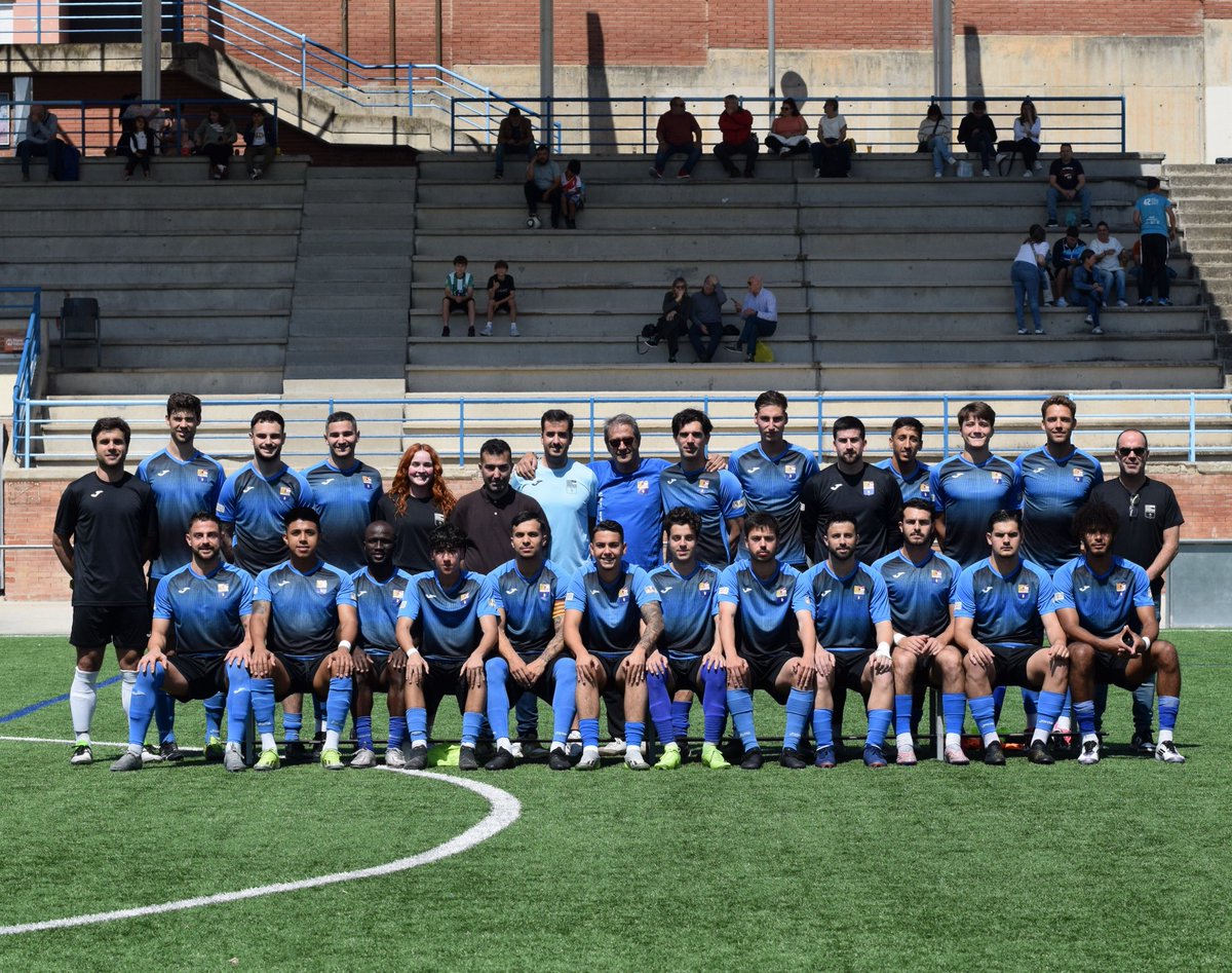 CFAEspluguenc's tweet photo. 𝗤𝗨𝗜𝗡 𝗢𝗥𝗚𝗨𝗟𝗟 𝗗’𝗘𝗤𝗨𝗜𝗣! 💙

Gràcies a tots per aquesta gran temporada! Acabi com acabi, sou un exemple per la pedrera del club. 

Preparats ja per gaudir d’una promoció d’ascens a Segona! 🫡

#SomEspluguenc | #Esplugues | #3cat12 https://t.co/jcoWdO1UIu