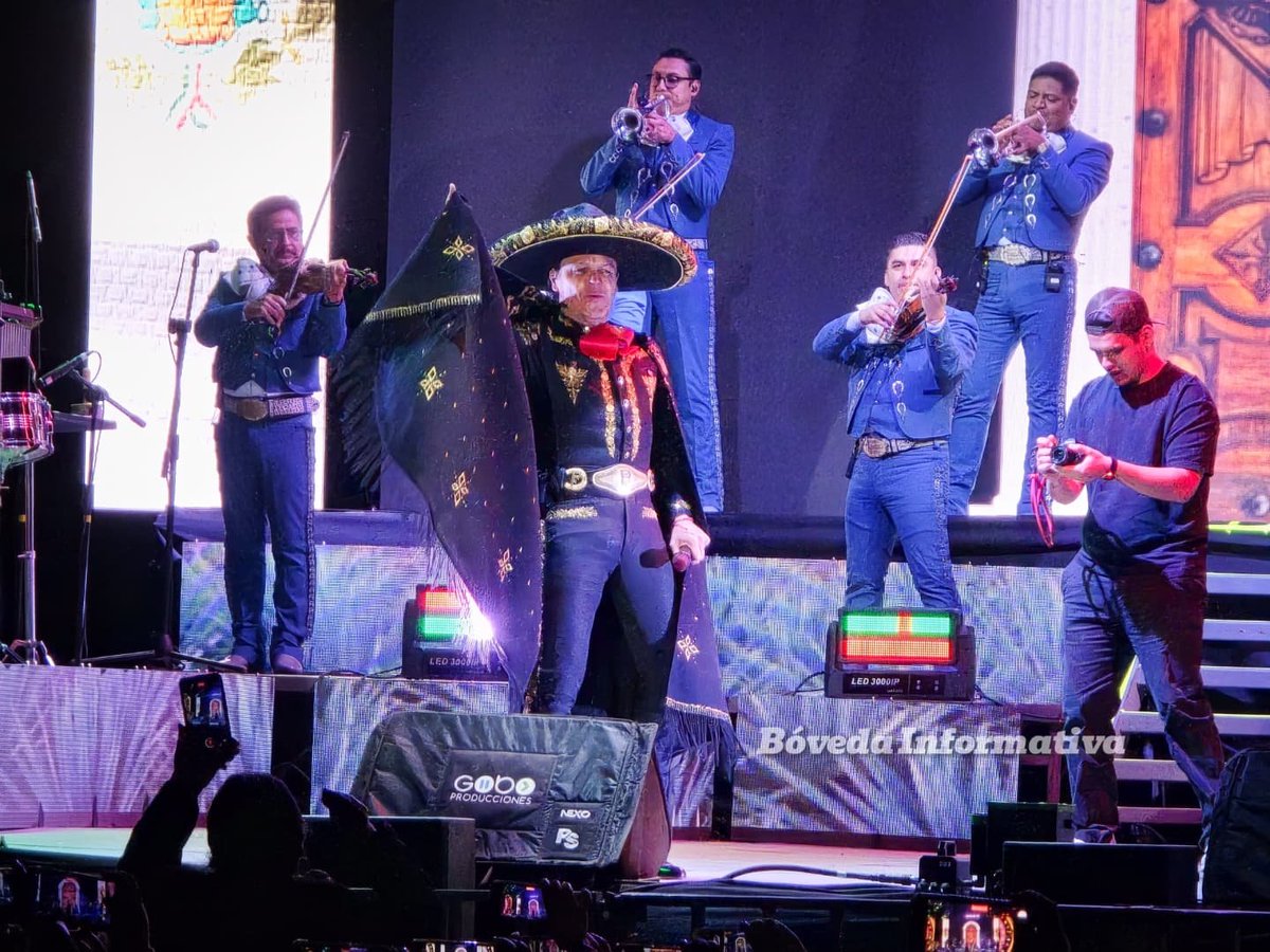 RominaRichards2's tweet photo. Noche inolvidable en el Lienzo Charro de Pachuca 📸
Recibir el amor de su público siempre será lo más preciado para nuestro @pedro_fer 💖
#AveFénixTour #Pachuca2025 https://t.co/tN2DjvwgDU