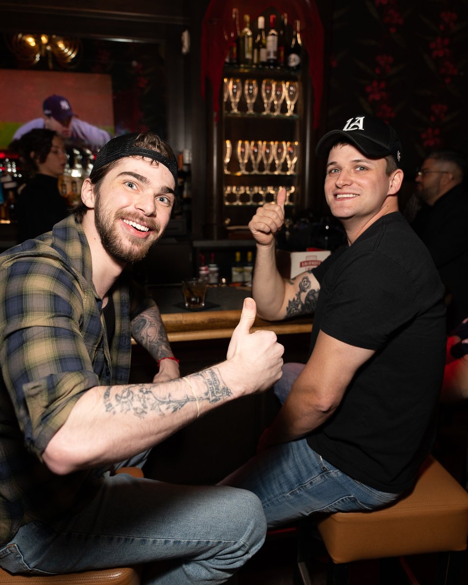 👍 for 1/2 price drinks! Industry Night starts at 8pm 🍻