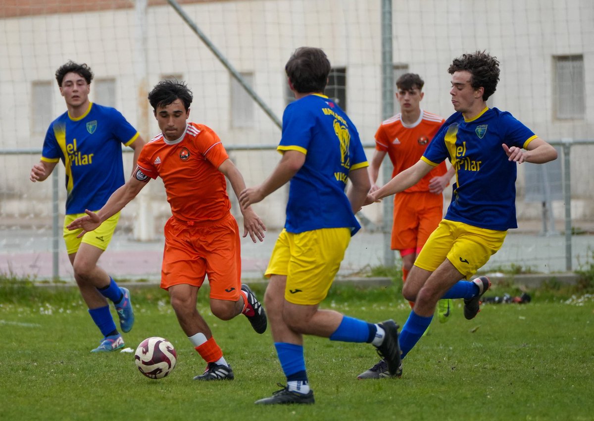 CDParquesol's tweet photo. 📸 ¡𝗦𝗢𝗡 𝗜𝗠𝗔́𝗚𝗘𝗡𝗘𝗦 𝗣𝗔𝗥𝗔 𝗘𝗟 𝗥𝗘𝗖𝗨𝗘𝗥𝗗𝗢!

⚽️ Los mejores momentos de la victoria (0-4) del 𝑱𝑼𝑽𝑬𝑵𝑰𝑳 𝑩 ante el @MarianistasVall que vale un ascenso de categoría 

🧡 #VamosParquesol #CajaRuraldeSoria https://t.co/XgigXhOMRf