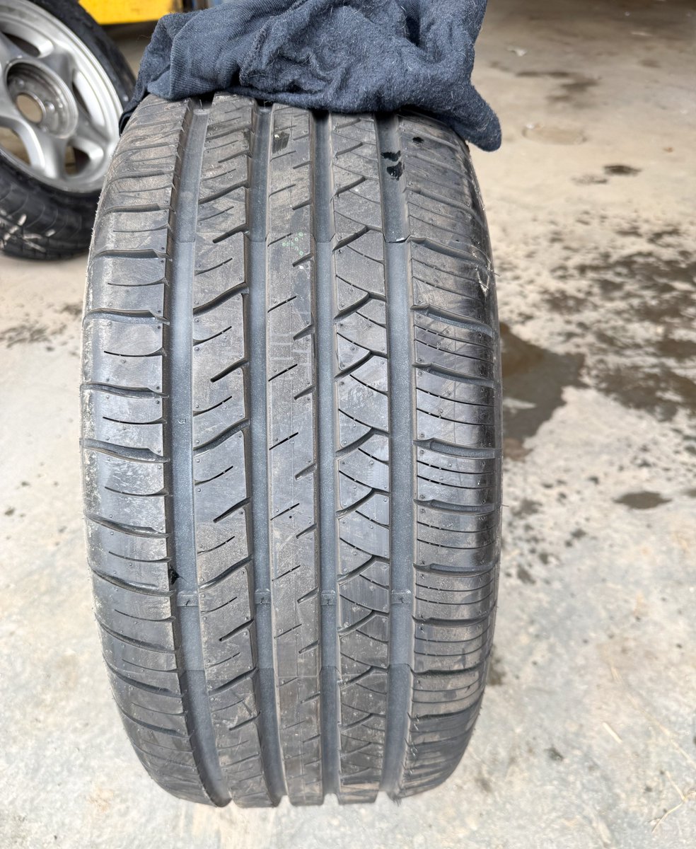 DonnieOK's tweet image. An oil &amp;amp; filter change and some new rubber for the back.  #summer is coming... I hope  :)  #foxbodymustang #foxbody #mustang 1990 and getting better.  #Ford #FordMustang #ClassicCars #Newfoundland