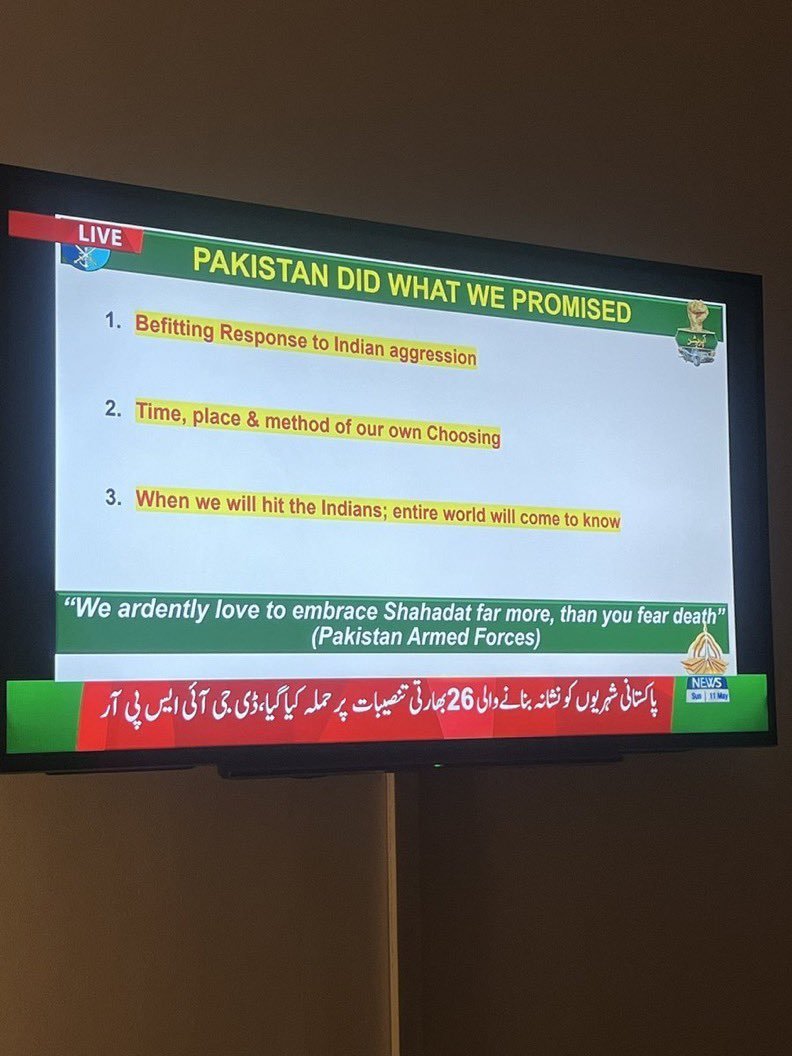 babloobhaiya3's tweet photo. Indian Army's Proof                              pakistan Army's Proof https://t.co/o7bAmsylMG
