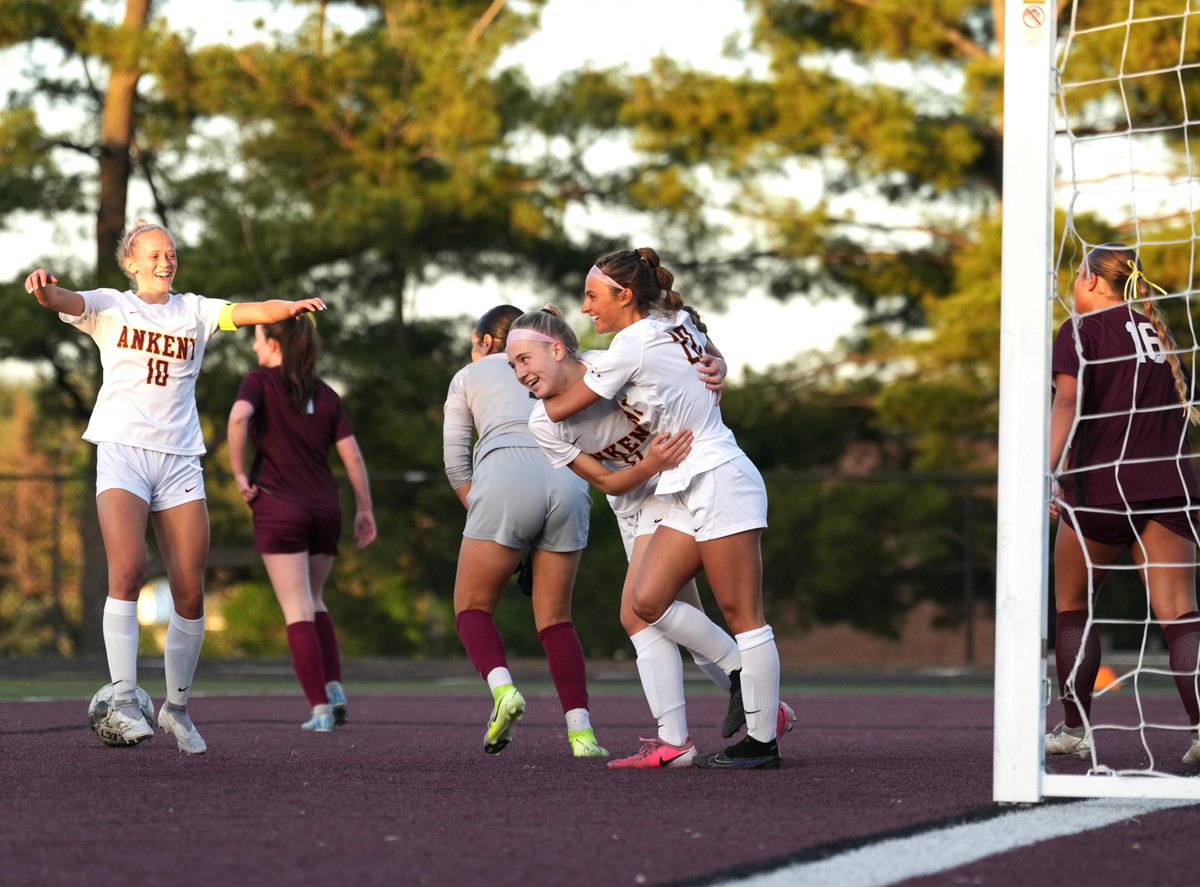 AnkenyFanatic's tweet photo. . @Hawkette_Soccer scores a season-high 6 goals in a victory at Dowling Catholic: https://t.co/r3NO0mY3Xh https://t.co/XdKOAjZZTF