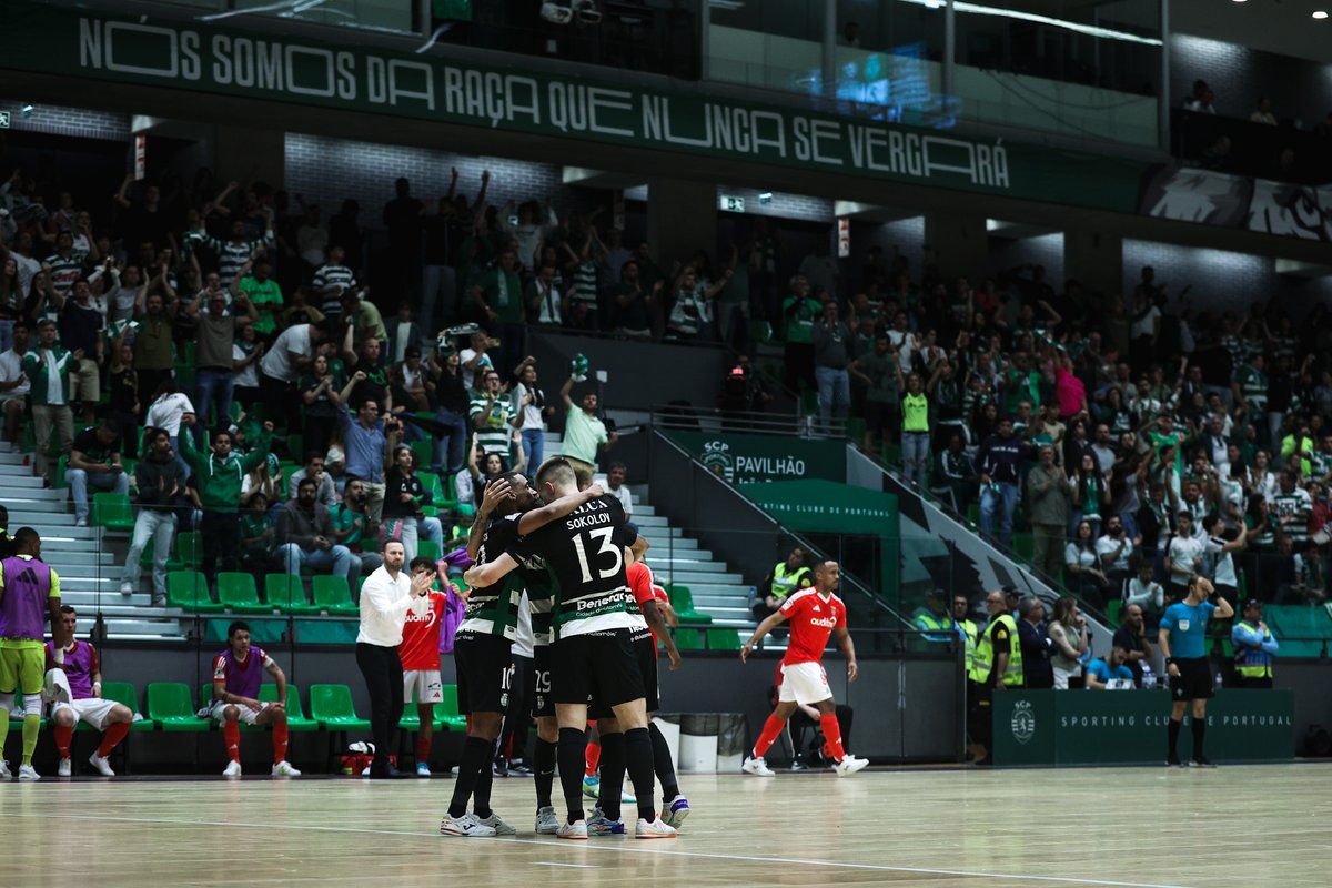 1.º lugar da fase regular ✔️

Vamos em busca do Pentacampeonato! 🦁 #FutsalSCP