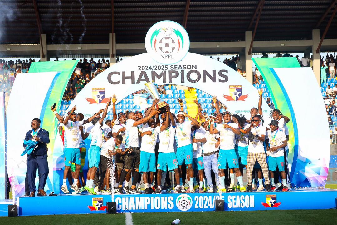 hharuna_16's tweet image. Stand Up For The Champions!
Finally, we are officially crowned the champions of the NPFL following our 4-1 win against Ikorodu City.
We worked for it and achieved it 🏆😍💪🏽. #Champions #NPFLChampions