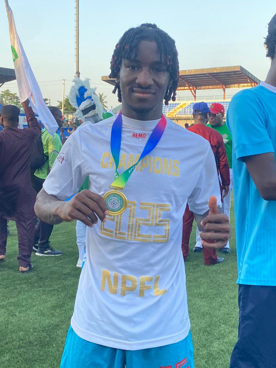 hharuna_16's tweet image. Stand Up For The Champions!
Finally, we are officially crowned the champions of the NPFL following our 4-1 win against Ikorodu City.
We worked for it and achieved it 🏆😍💪🏽. #Champions #NPFLChampions