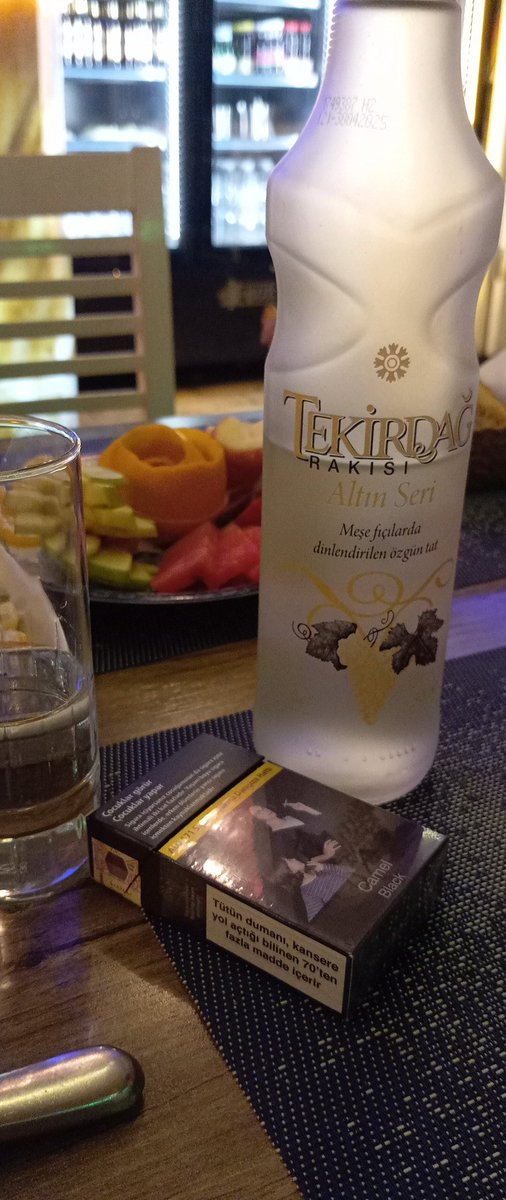 Eskiden rakı içtikten sonra yüzümüzü ekşitirdik, şimdi hayatımız ekşidi yüzümüz gülüyor.