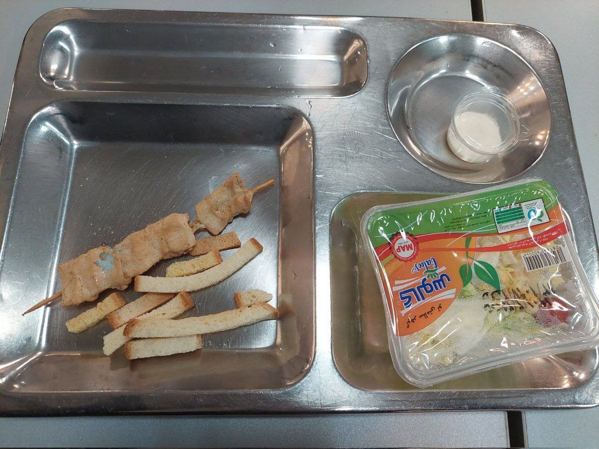 باز باران 🎒 tweet media